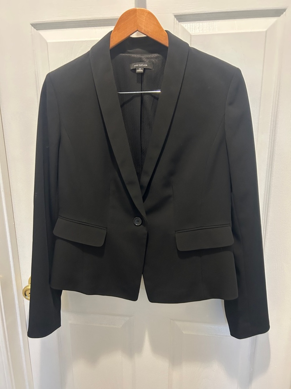 Ann Taylor Black Single-Button Blazer size 10